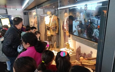 Çanakkale Mobil Müzesi Darende’de Ziyarete Açıldı: “Savaşın İzleri Vitrinde Anlatılıyor”