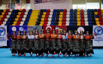 320 Sporcu Sahneyi Salladı: Kulüpler Arası Yarışma Renkli Geçti