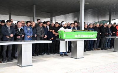 Malatya’da Hayatını Kaybeden Öğretmen Gözyaşlarıyla Defnedildi