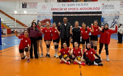 Kars'ta Malatya Fırtınası: Filenin Kraliçeleri Destan Yazdı