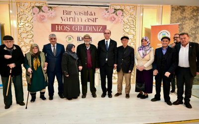 Yeşilyurt’ta ‘Bir Yastıkta Yarım Asır’ Programında Duygusal Buluşma