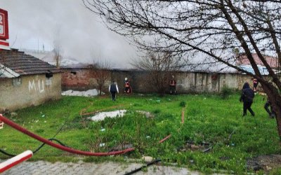 Yeşiltepe’de Depo Yangını Paniğe Neden Oldu