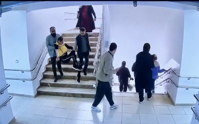 Depremde Kahraman Öğretmenler: Öğrencilerini Kucaklayıp Güvene Taşıdılar