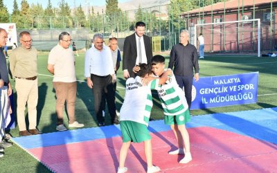 Yeşilyurt'ta Yaz Spor Okulları ve Spor Akademisi Coşkuyla Açıldı