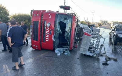 Yangına Giden İtfaiye Aracı Devrildi: 3 Yaralı