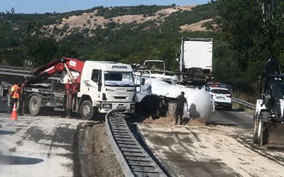 Yakıt Tankeri Devrildi, Kara Yolunda Önlem Alındı