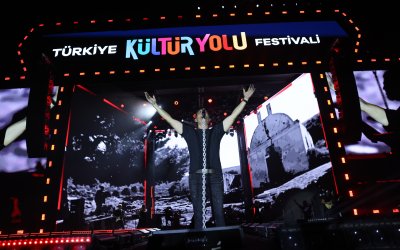 Kıraç Malatya’da Festival Sahnesinde Sevenleriyle Buluştu