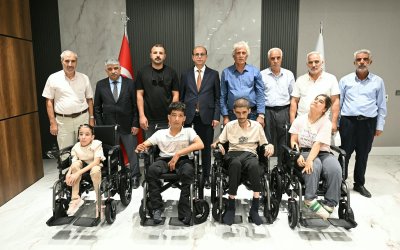 Yeşilyurt’ta Engelli Bireylere Akülü Araç Desteği