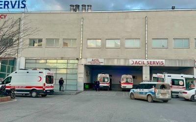 Yeşilyurt’ta İki Otomobil Çarpıştı: 4’ü Çocuk 5 Yaralı