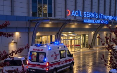 Bıçakla Yaralandı, Taksiyle Hastaneye Gitti