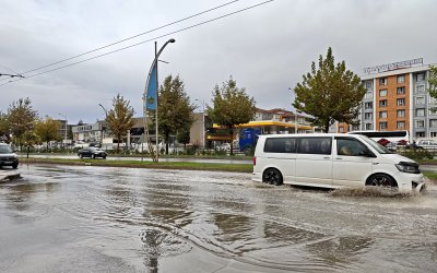 Malatya’da Sağanak Etkili Oldu: Yollarda Su Birikintileri Oluştu