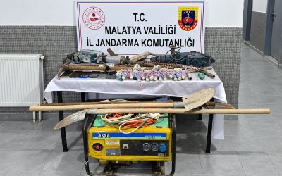 Darende’de Kaçak Kazıya Suçüstü: 15 Dinamit Ele Geçirildi