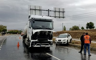 Doğanşehir’de Tır İle Otomobil Çarpıştı: 3 Yaralı