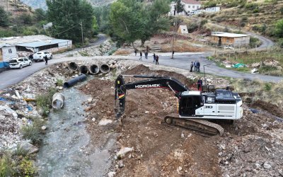 Yeşilyurt’ta 50 Yıllık Çile Sona Eriyor: Kadiruşağı Mahallesi’ne İki Yeni Kemer Köprü!