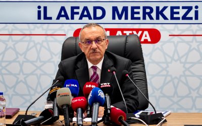 Vali Yavuz: “Konteynerlerde Kalanların Sayısı 10 Binin Altına Düştü”
