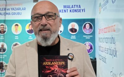 Gurbetçi Yazar Mehmet Yıldız "Kitap, Fikirlerimizi Ölümsüzleştiren Bir Mirastır"