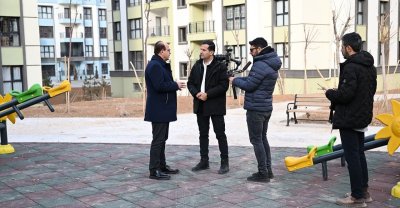 Başkan Geçit, TRT Kurdi’yi İkizce Deprem Konutlarında Ağırladı