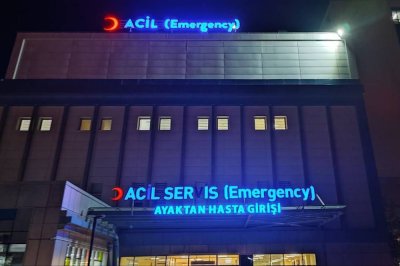 Husumetliler arasında bıçaklı kavga: 3 yaralı