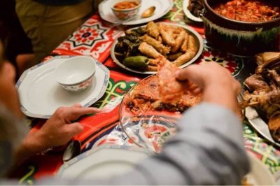 Ramazan’da iftarda hızlı yemek kilo aldırıyor!