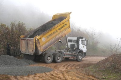 Battalgazi Belediyesi'nden 3 kilometrelik yol iyileştirmesi