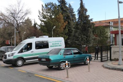 Kamyonetin çarptığı yaşlı kadın hayatını kaybetti