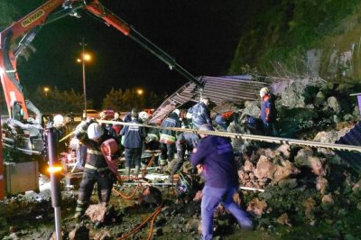 Samsun'da heyelan faciası: Baba ve iki çocuğu hayatını kaybetti