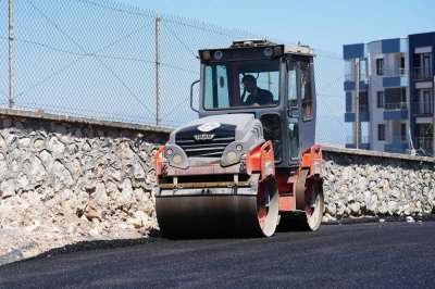 Battalgazi Belediyesi'nden asfalt serimi çalışması