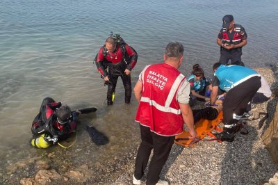 Serinlemek için baraj gölüne giren çocuk boğuldu