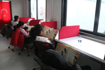 Malatya'da konteyner kentte Türk Kızılay 100. Yıl Kütüphanesi açıldı