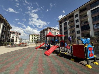 Malatya'da deprem konutlarının yapımı sürüyor