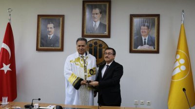 İnönü Üniversitesi'nde Devir Teslim Töreni Gerçekleştirildi