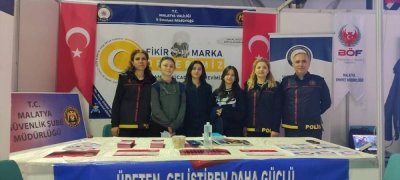 Kitap fuarında korsanla mücadele standı açıldı