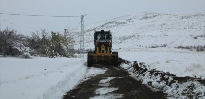 Malatya'da kardan kapanan 184 mahallenin yolu ulaşıma açıldı