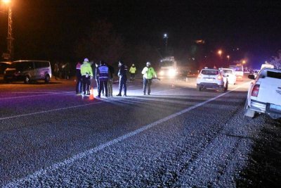 Otomobilin çarptığı 2 kadın öldü, 1 kişi yaralandı